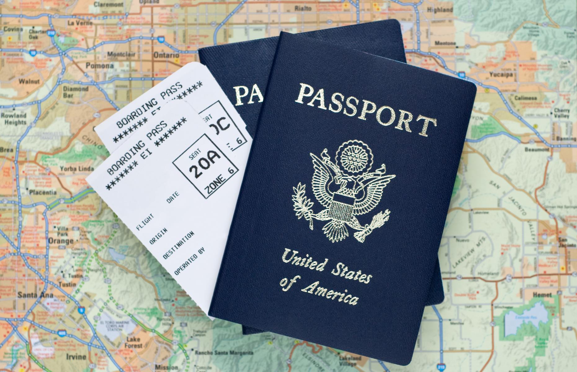 Американский паспорт и авиабилет